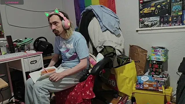 tallnerdyguy online show from 05-17-26, 01:47