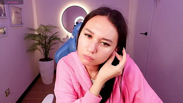 margeriTirell online show from 07-10-26, 03:22