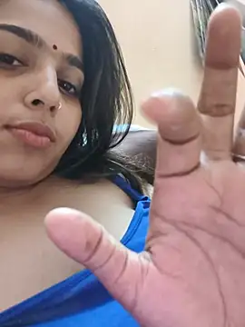 Snapshot of Sweet-Rani chatting on 06-24-26, 05:45 Sweet-Rani online show from 06-24-26, 05:45