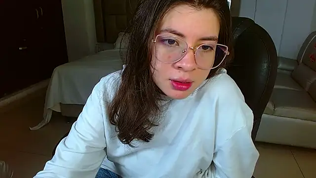 zoecruzz online show from 03-11-26, 01:39