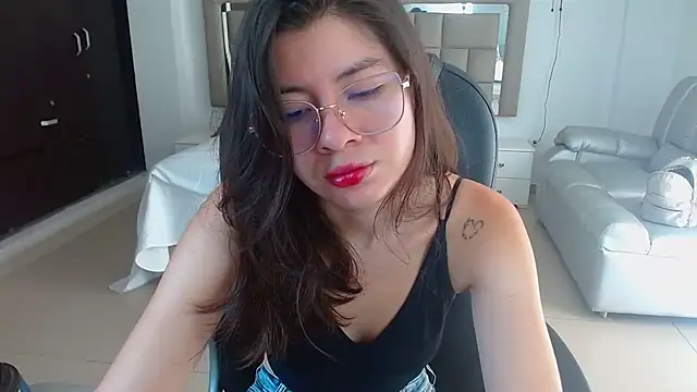 zoecruzz online show from 03-31-26, 01:33