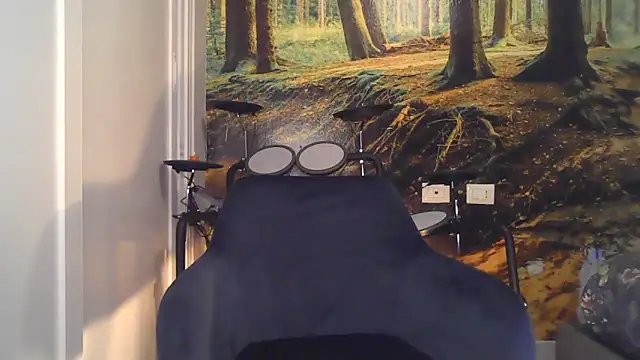 Snapshot of Feli_blue chatting on 03-18-26, 08:28 Feli blue online show from 03-18-26, 08:28