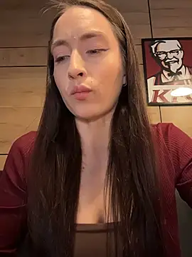 Holly Play online show from 05-15-26, 07:59