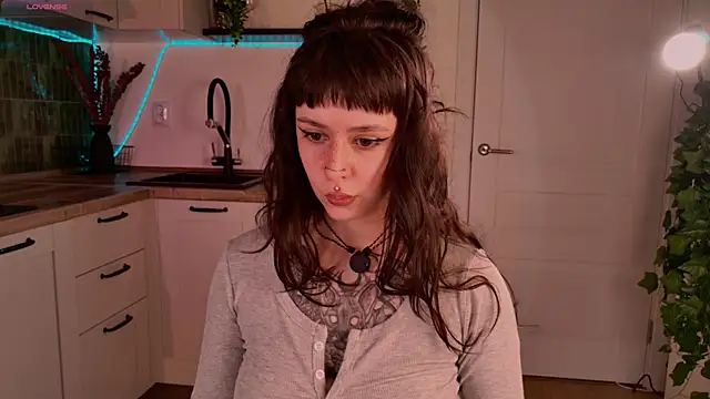MichaellaMoon online show from 05-16-26, 02:49