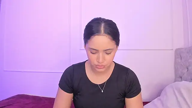 Snapshot of Isa_squirt1 chatting on 06-22-26, 02:35 Isa squirt1 online show from 06-22-26, 02:35