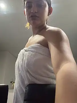 Snapshot of Isa_squirt1 chatting on 07-29-26, 01:04 Isa squirt1 online show from 07-29-26, 01:04