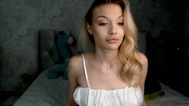 Snapshot of Ella_Milla chatting on 07-01-26, 12:40 Ella Milla online show from 07-01-26, 12:40