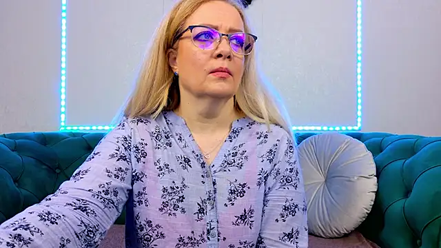 IvanaCharm online show from 06-01-26, 03:19