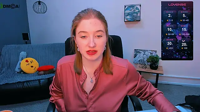 Snapshot of daisy_candy chatting on 12-24-24, 01:49 daisy candy online show from 12-24-24, 01:49