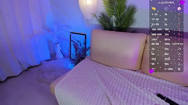 Miss Elia online show from 05-21-26, 04:36