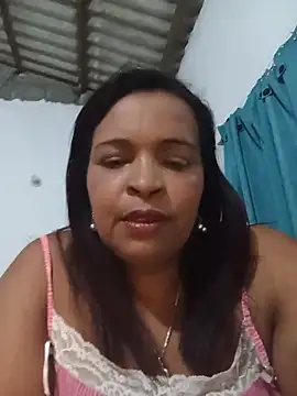 Snapshot of _violetta_- chatting on 06-12-26, 01:48 violetta - online show from 06-12-26, 01:48