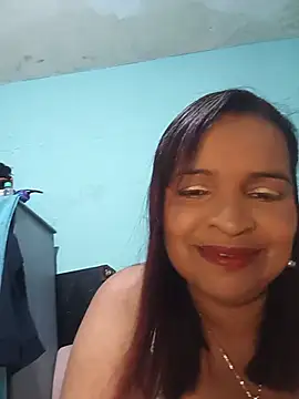 Snapshot of _violetta_- chatting on 07-20-26, 10:34 violetta - online show from 07-20-26, 10:34