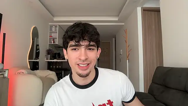 Snapshot of zenn_rush1 chatting on 11-08-25, 12:38 zenn rush1 online show from 11-08-25, 12:38