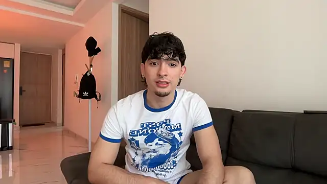 Snapshot of zenn_rush1 chatting on 03-16-26, 01:37 zenn rush1 online show from 03-16-26, 01:37