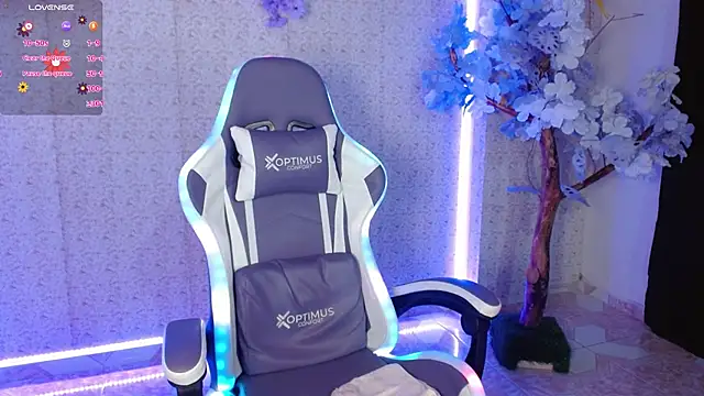 NaomiFox1 online show from 02-20-25, 07:23