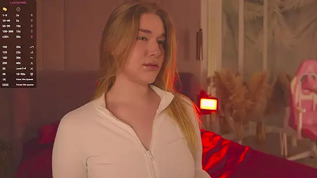 Smiley Mia online show from 03-31-26, 05:19