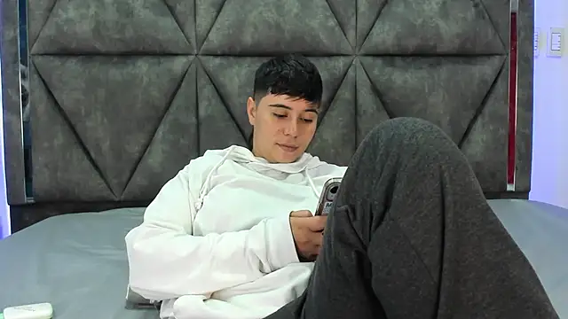 AbbySmiitth  online show from 03-05-26, 11:34