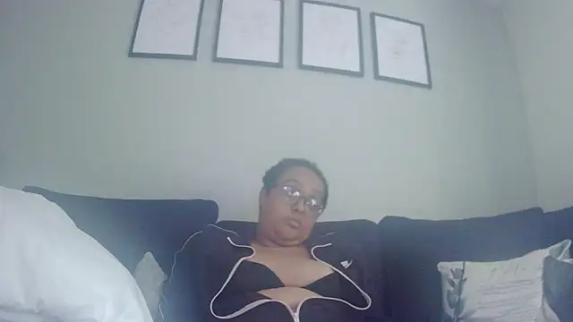vanilla chocolate23 online show from 06-03-26, 02:33