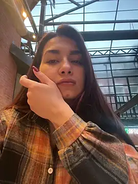 Snapshot of Swee_Alicee chatting on 05-12-26, 04:26 Swee Alicee online show from 05-12-26, 04:26