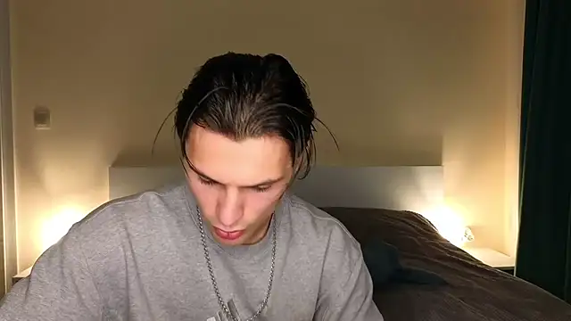 denlover1 online show from 04-10-26, 06:23