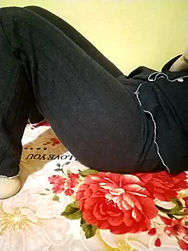 Snapshot of 3ahhd chatting on 04-28-26, 02:33 3ahhd online show from 04-28-26, 02:33