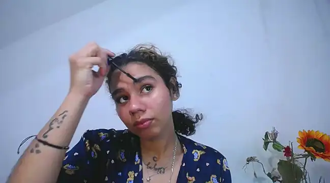 Snapshot of diamonmeli chatting on 01-18-25, 03:05 diamonmeli online show from 01-18-25, 03:05