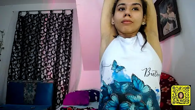 Snapshot of diamonmeli chatting on 02-19-25, 12:44 diamonmeli online show from 02-19-25, 12:44