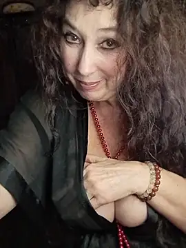 GypsyEsmeralda online show from 12-20-25, 05:31