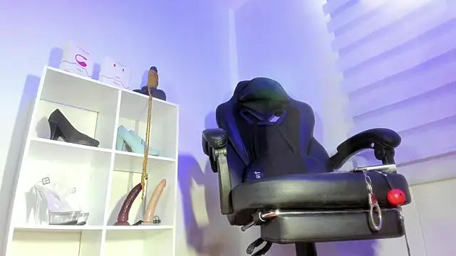 charlotte joliedart online show from 04-01-26, 02:03