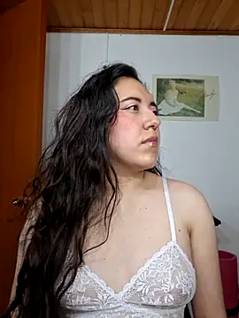 Emi chik online show from 03-29-26, 09:42