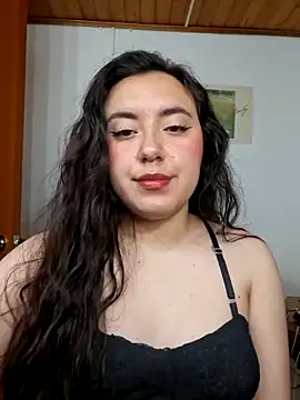 Emi chik online show from 06-05-26, 05:03