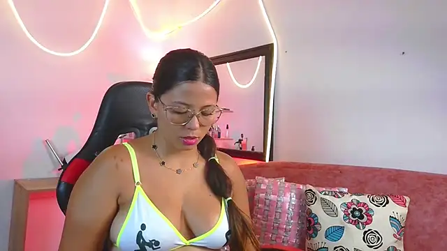 Snapshot of Megaan_Greey chatting on 07-11-26, 11:39 Megaan Greey online show from 07-11-26, 11:39