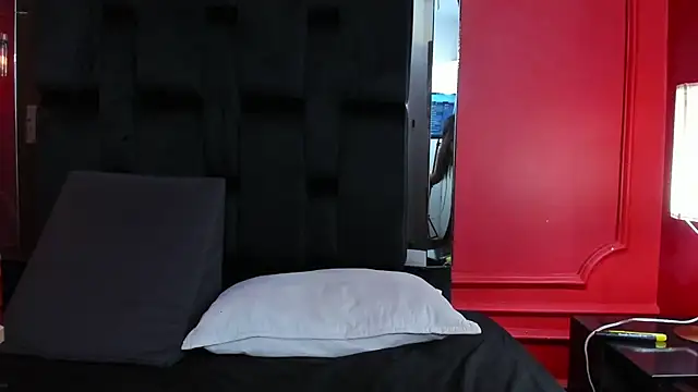 Snapshot of nathalie_rossel chatting on 03-06-25, 10:15 nathalie rossel online show from 03-06-25, 10:15