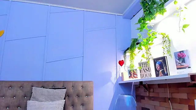 Snapshot of nathalie_rossel chatting on 10-15-25, 07:58 nathalie rossel online show from 10-15-25, 07:58