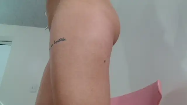 Snapshot of Full_Fist chatting on 01-10-26, 02:19 Full Fist online show from 01-10-26, 02:19