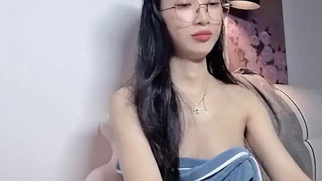 Lili-2 online show from 05-19-26, 06:36