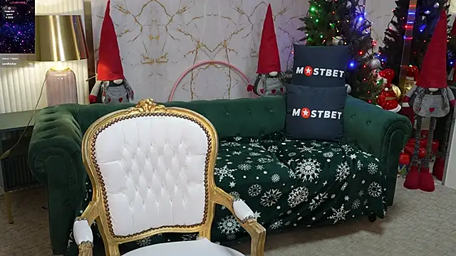 Julia  Star  online show from 12-23-24, 08:33