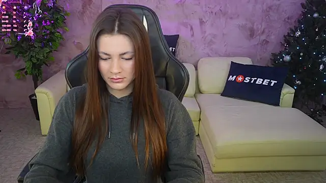 Julia  Star  online show from 01-04-25, 11:22