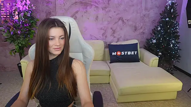 Julia  Star  online show from 01-07-25, 08:03