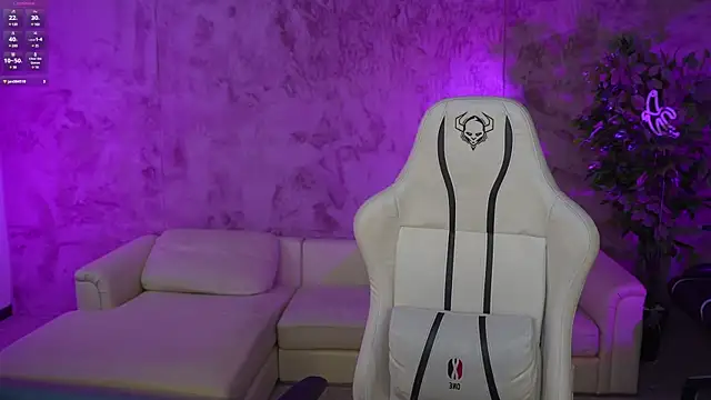 Julia  Star  online show from 01-19-25, 11:34