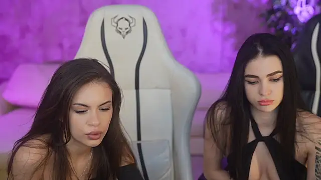 Julia  Star  online show from 03-11-25, 02:40