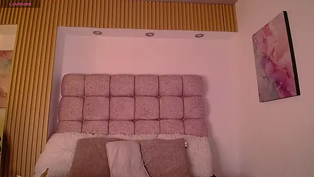 Snapshot of Melodi_Roux chatting on 07-14-26, 12:55 Melodi Roux online show from 07-14-26, 12:55