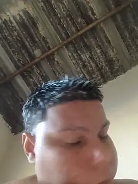 Snapshot of Bissexual3 chatting on 07-16-26, 06:36 Bissexual3 online show from 07-16-26, 06:36