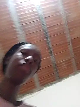 Snapshot of Cesar2501_ chatting on 01-18-25, 05:15 Cesar2501 online show from 01-18-25, 05:15