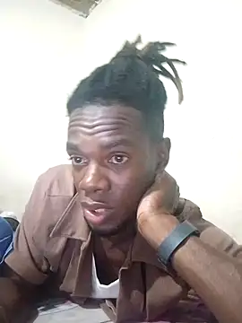 Snapshot of Cesar2501_ chatting on 01-19-25, 02:47 Cesar2501 online show from 01-19-25, 02:47