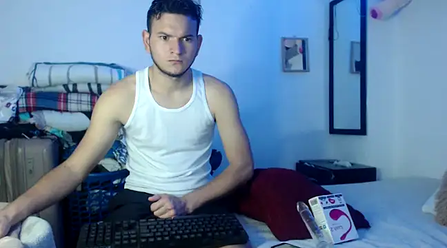 Latin Boy24 online show from 02-07-25, 05:40