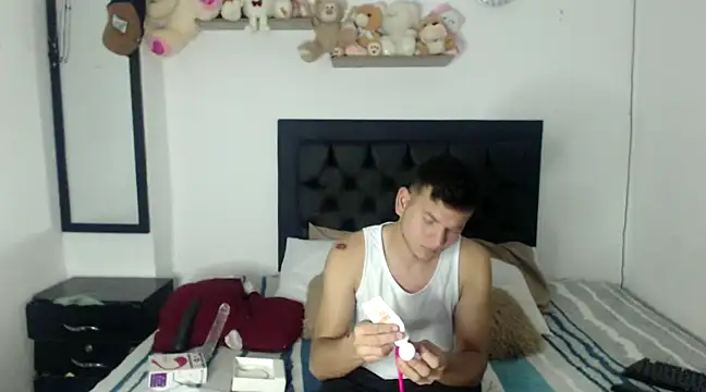 Latin Boy24 online show from 02-21-25, 03:12