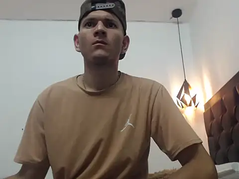 Latin Boy24 online show from 10-04-25, 01:09