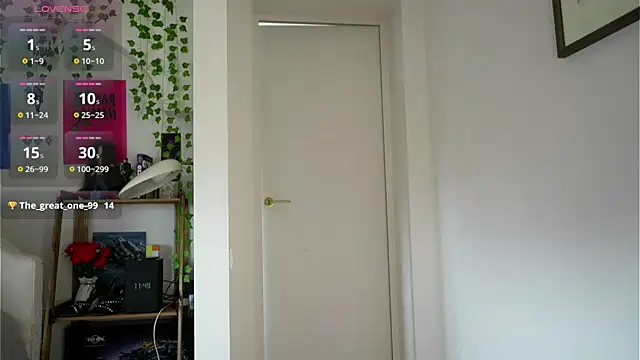 Snapshot of EvaLung777 chatting on 06-03-26, 08:50 EvaLung777 online show from 06-03-26, 08:50