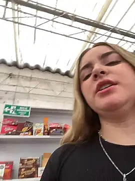 imlindapink online show from 04-15-26, 04:36